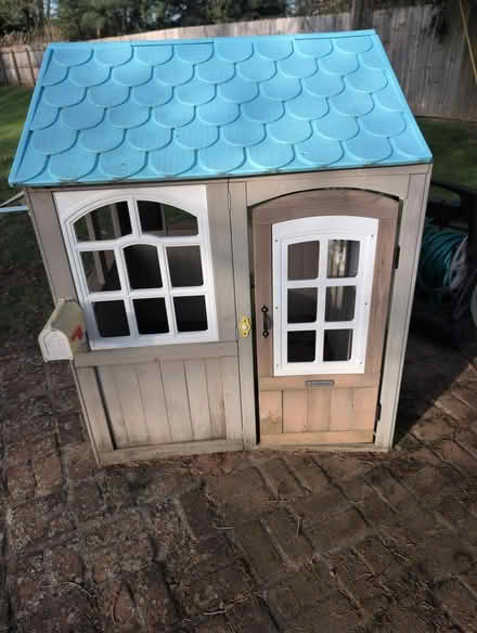 Photo of free Outside playhouse (Lexington by UK) #1