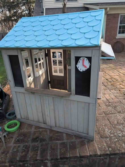 Photo of free Outside playhouse (Lexington by UK) #3