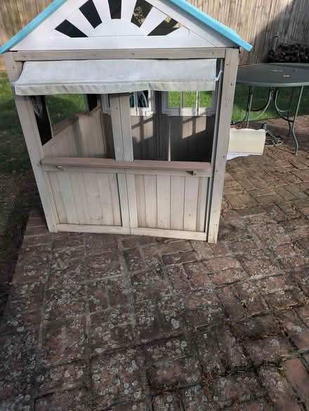 Photo of free Outside playhouse (Lexington by UK) #2