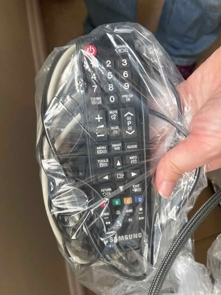 Photo of free Samsung 32” 2013 (Waterlooville PO7) #3