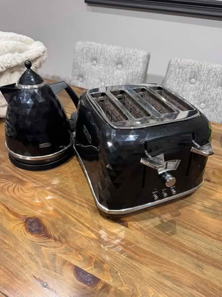Photo of free DeLonghi Kettle & 4 Slice Toaster (SW17 0DG) #2