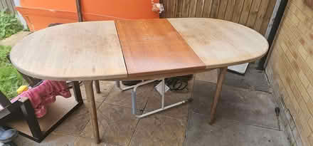 Photo of free Extendable dining table (Grays Thurrock RM17) #1