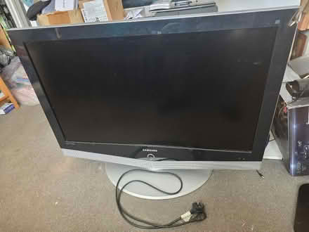Photo of free 40" tv (Yalding ME18) #1