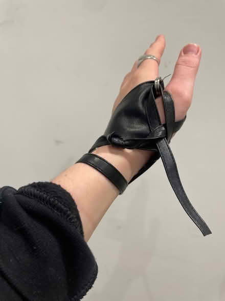 Photo of free Hand thing (G429QG Southside) #4