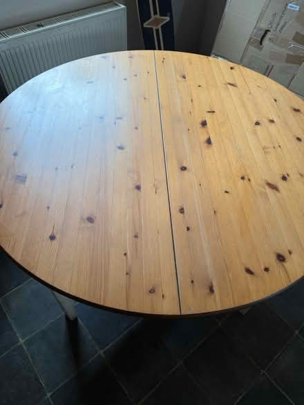 Photo of free Round extendable dining table (NP7) #3