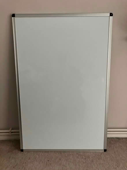 Photo of free whiteboard (Emmbrook RG41) #1