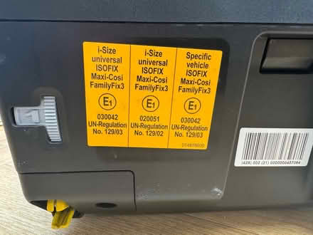 Photo of free Maxi cosi isofix base (AL8) #3