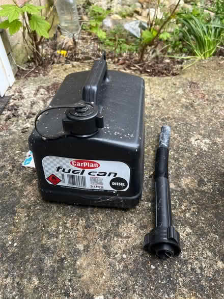 Photo of free Oil (1/3 left) and jerry can (Pagham PO21) #2