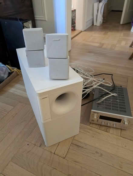 Photo of free Amplifier and Bose speakers (Broadway and 108th Street) #2
