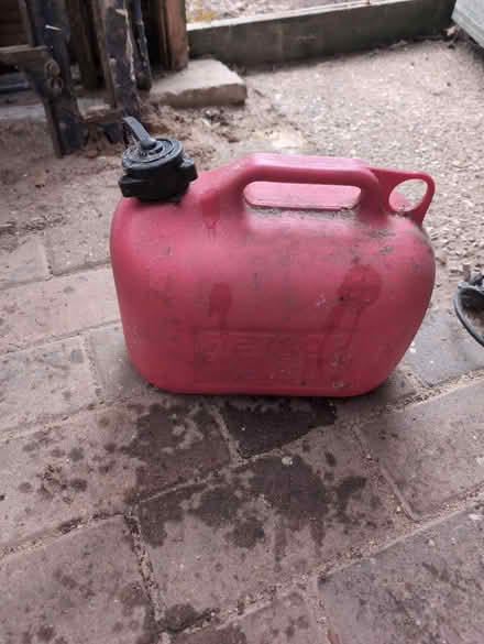 Photo of free Empty petrol can (Burghfield RG7) #1