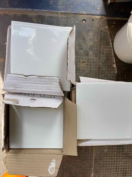 Photo of free White tiles (Minchinhampton GL6) #1