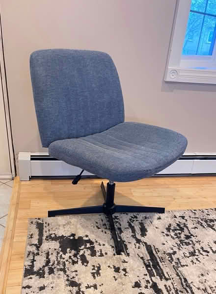 Photo of free Large swivel home office chair (Fair Lawn, NJ) #2