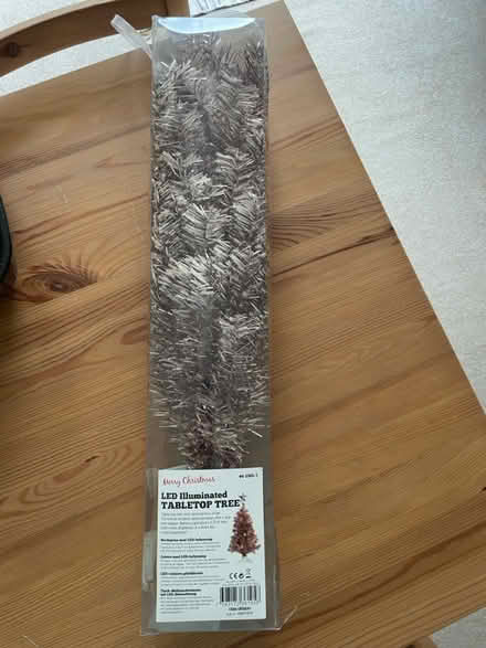 Photo of free Small pink xmas tree (Katesgrove, Reading, RG2) #2