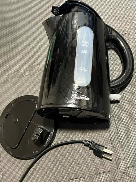 Photo of free Sunbeam electric kettle (Bathurst and College) #1