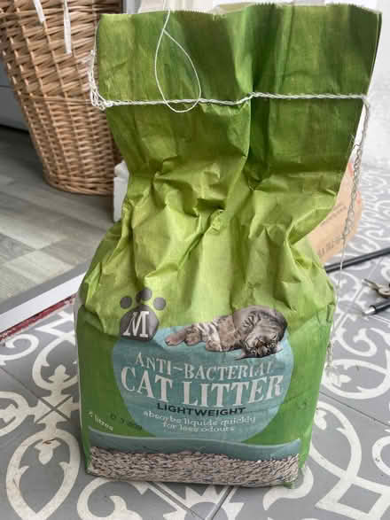 Photo of free Unopened bag of cat litter (Oakridge RG21) #1
