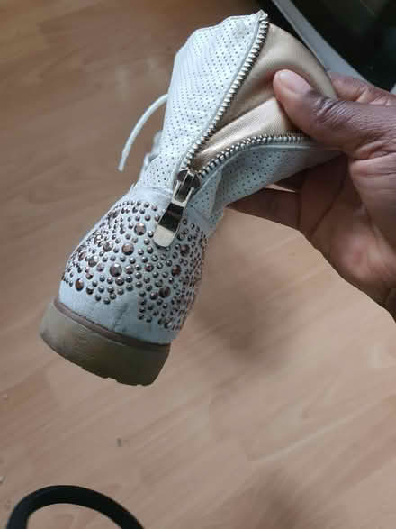 Photo of free White faux leather boots - EUR 39 (Hanworth, TW13) #4