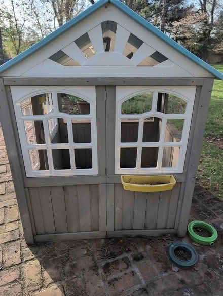 Photo of free Outside playhouse (Lexington by UK) #4