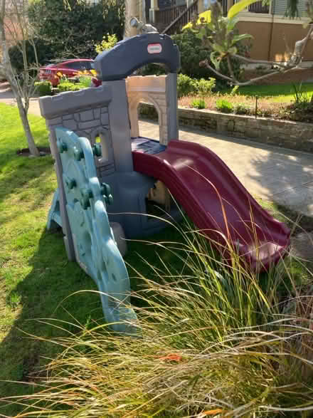 Photo of free play structure (109 NE 59th St.) #1