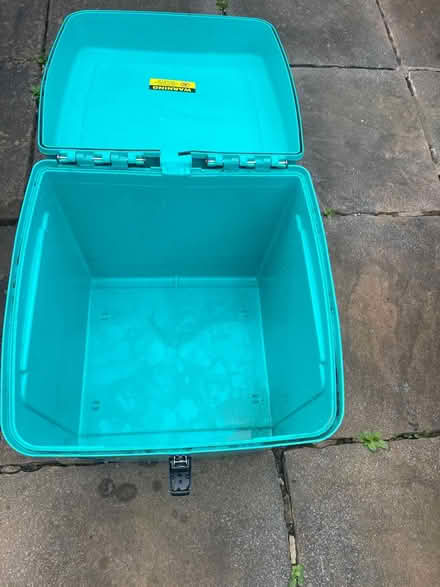 Photo of free Deliveroo box (NW9) #2