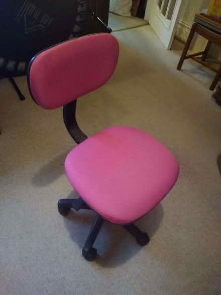 Photo of free basic pink office chair (Rishton BB1) #1