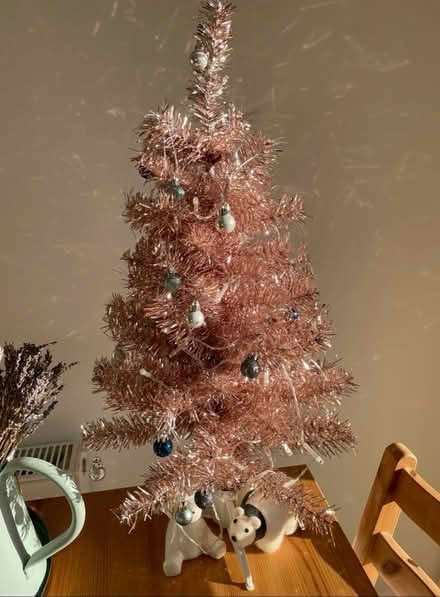 Photo of free Small pink xmas tree (Katesgrove, Reading, RG2) #1