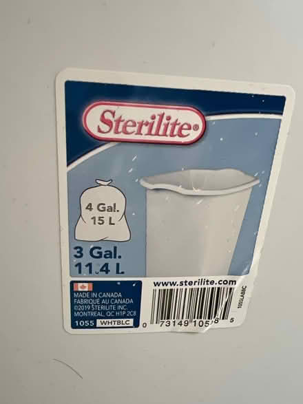 Photo of free Waste basket - white (Bathurst and College) #2