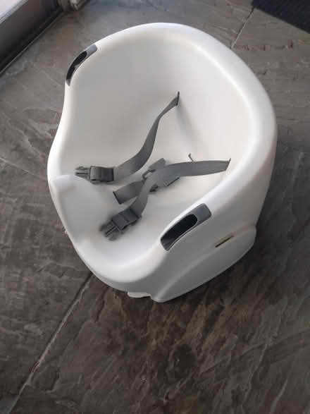 Photo of free Baby seat with safety straps Kid II (Near Baseline Rd. & Clyde Ave.) #1