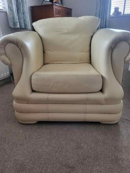 Photo of free Cream leather chair (Viaduct CA14) #1