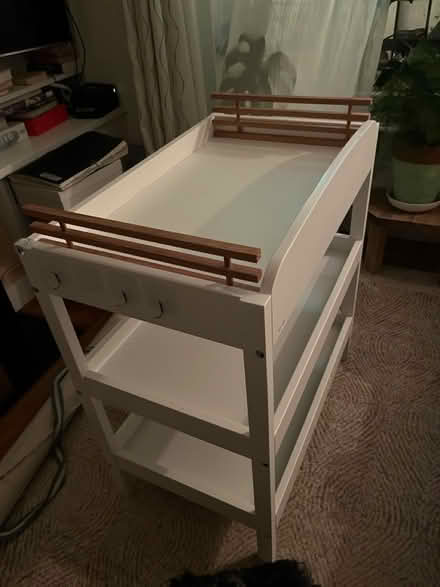 Photo of free Changing table (Stoke Newington N16) #2