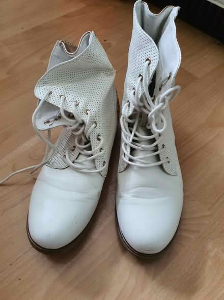 Photo of free White faux leather boots - EUR 39 (Hanworth, TW13) #1