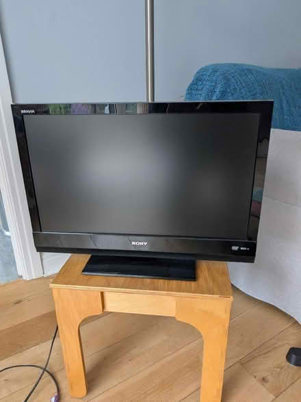 Photo of free 21 inch TV DVD player (Banister Park SO15) #1
