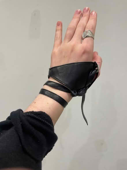 Photo of free Hand thing (G429QG Southside) #3