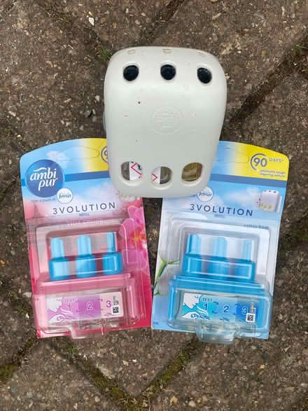 Photo of free Plug in air freshener & 2 packs of refills (Cogges OX28) #1