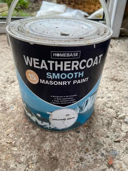 Photo of free White external masonry paint approx 1.5-2 litres (Amersham Common HP7) #1