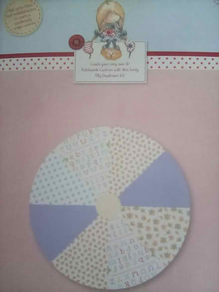 Photo of free Patchwork cushion sewing kit. (CT9) #1