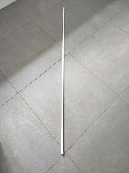 Photo of free Extending lightweight curtain rail (South Hitchin, SG4 9) #1