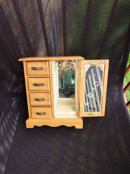 Photo of free Wooden Antique jewellery box (SE5) #2