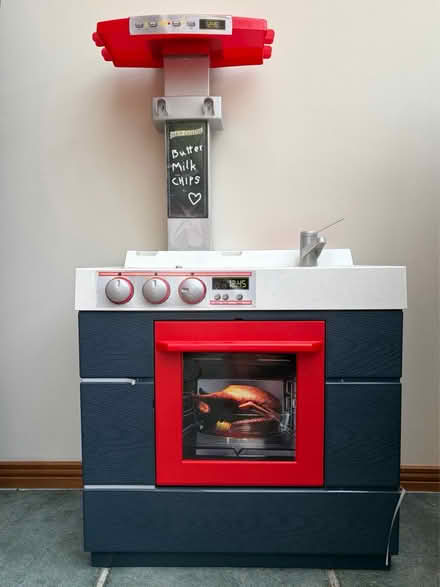 Photo of free Children’s toy oven and accessories (Murrayfield EH12) #1