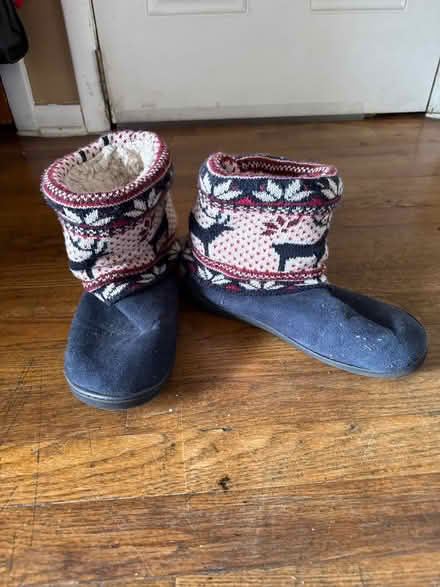 Photo of free house slippers size adult 11-12 (Clason Point Bronx NY) #1