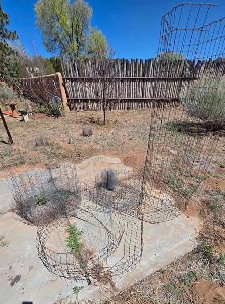 Photo of free Scraps of fencing wire (SE Santa Fe Sol y Lomas) #3