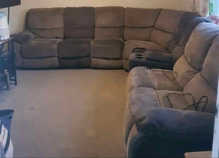 Photo of free L-shaped sectional sofa (Lower Stondon SG16) #1