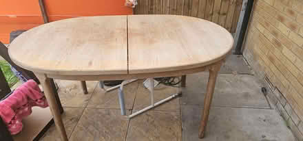 Photo of free Extendable dining table (Grays Thurrock RM17) #2