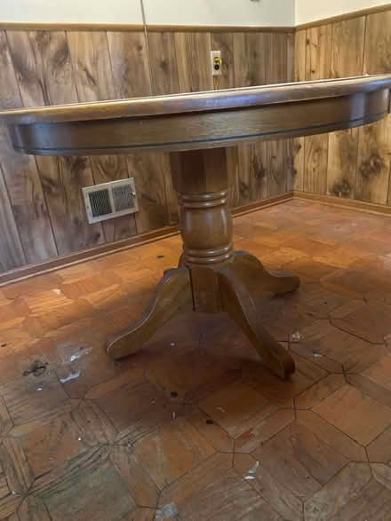 Photo of free Round kitchen table (Upper Ft Washington) #2