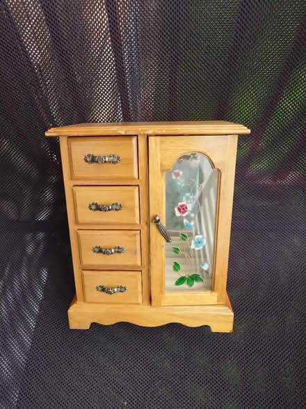 Photo of free Wooden Antique jewellery box (SE5) #1