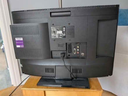Photo of free 21 inch TV DVD player (Banister Park SO15) #4