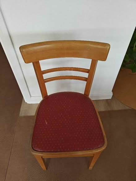 Photo of free Retro kitchen chair (Woking GU22) #2