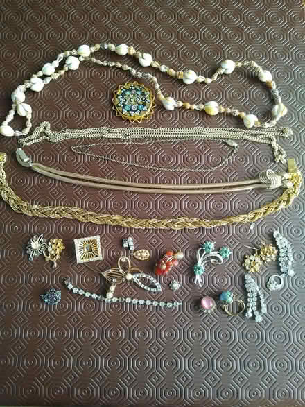 Photo of free Broken jewellery (Haydon Wick SN25) #1
