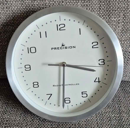 Photo of free Radio Controlled Clock (Needs Repairing) (Handforth SK9) #1