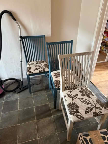 Photo of free Round extendable dining table (NP7) #4