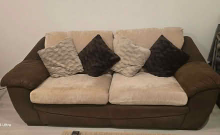 Photo of free 3 seater sofa (Moreton CH46) #4